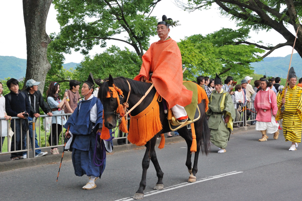 葵祭 検非遺使尉