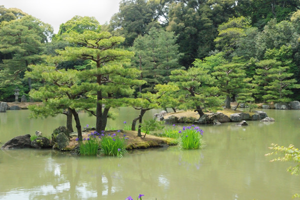 鏡湖池