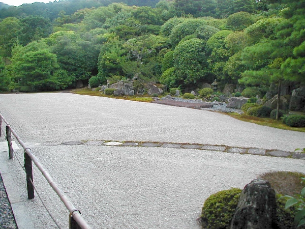 鶴亀の庭園