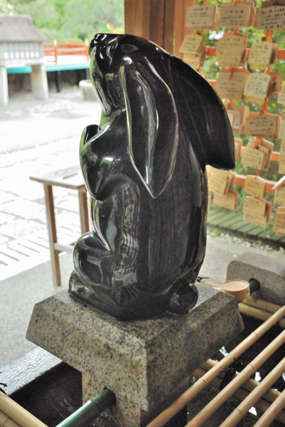 岡崎神社 手水舎のうさぎ