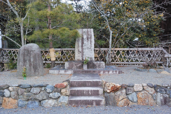 清凉寺  秀頼公の首塚