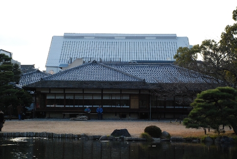 閬風亭と工事中の東本願寺本堂